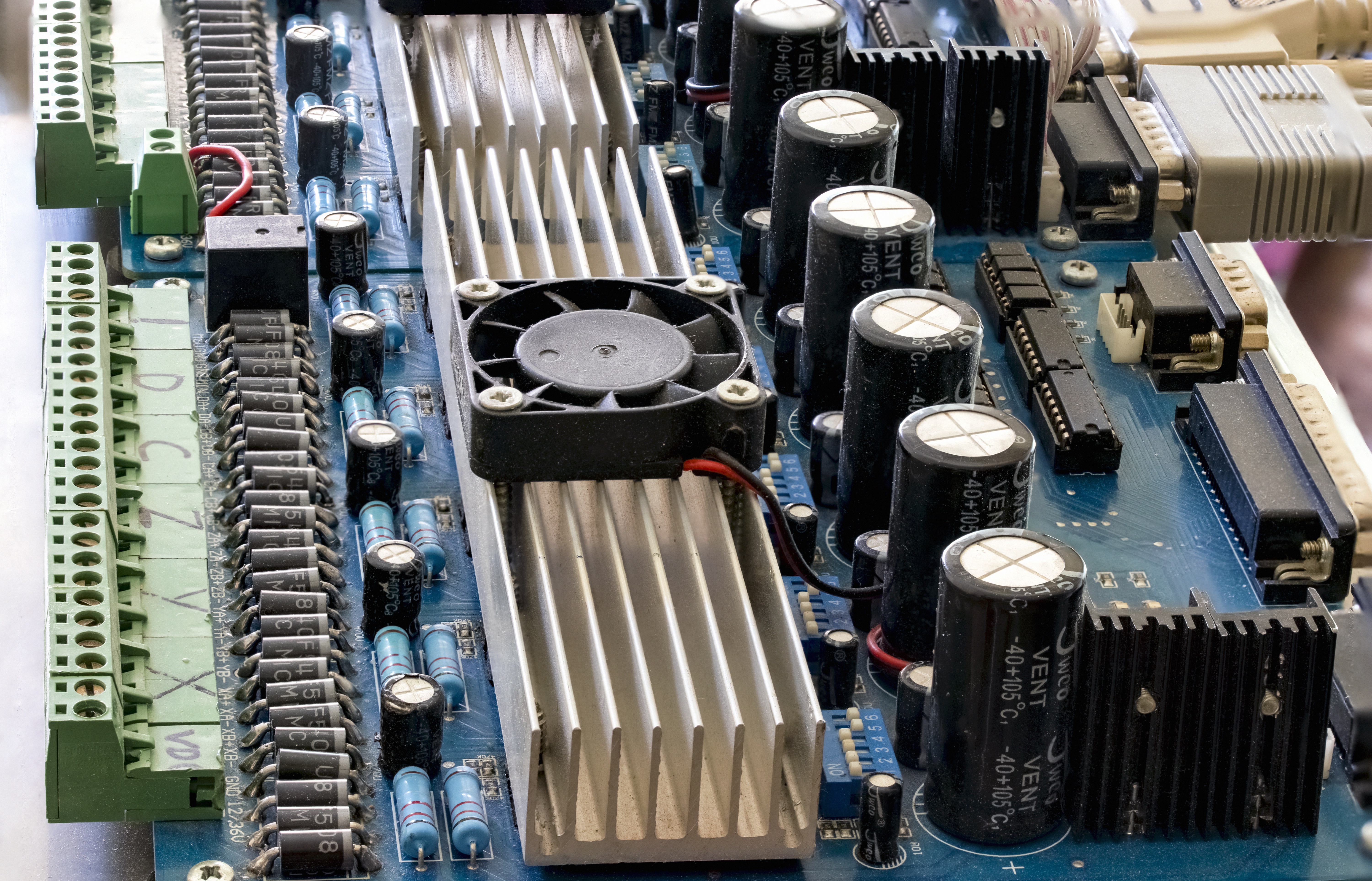 How Feedthrough Capacitors Are Tested Before Shipment?